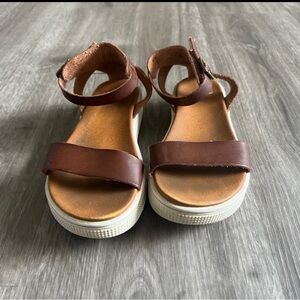 Adorable brown sandals